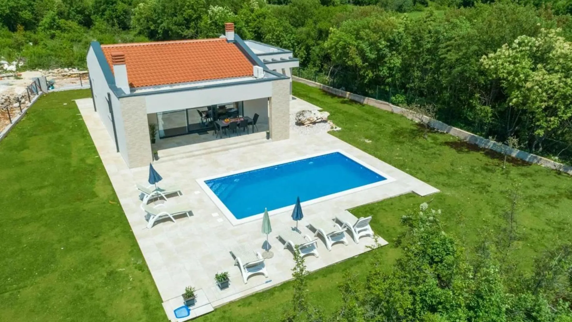 Three Bedroom Villa With Swiming Pool Rasa